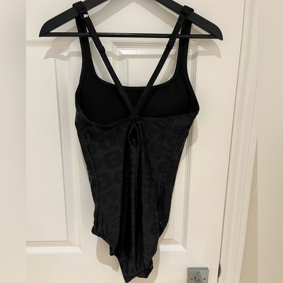Bench one-piece swimsuit with built in bra (includes pads) - Size 12 - Picture 3 of 6